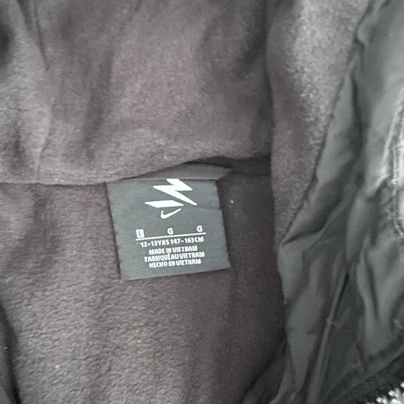 Nike black/red winter coat size youth large. Never worn. - Picture 2 of 3